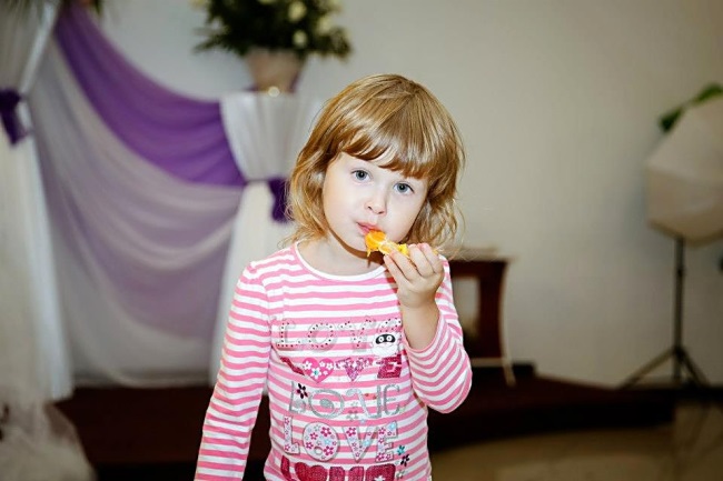 Fotografia săptămînii | “Consumaţi portocale, au multe vitamine!”