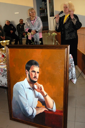 Portretul lui Anatol Popovici dăruit gimnaziului din Boghenii Noi de mama sa