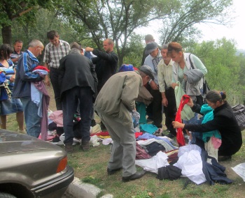 Filiala teritorială Centru a Asociaţiei Surzilor din Moldova împarte ajutoare la Ungheni